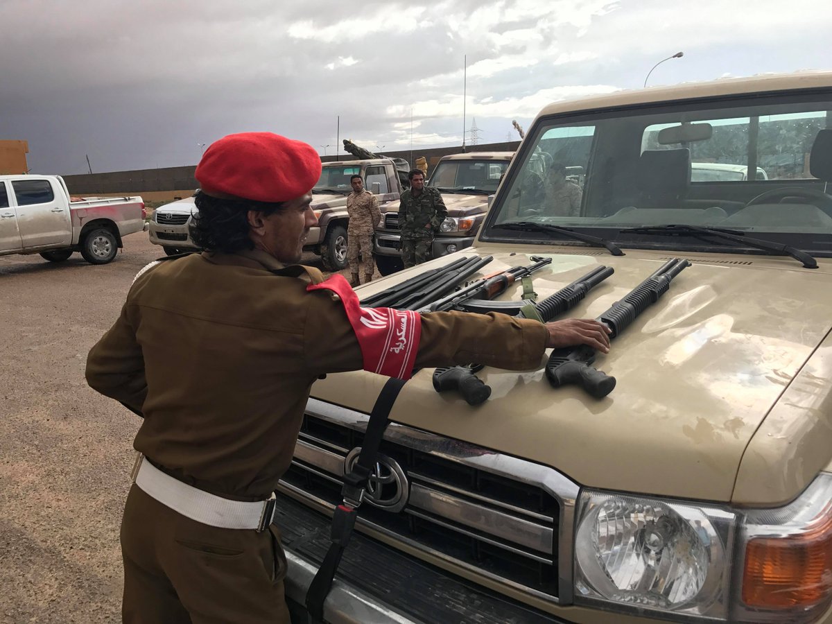 Libya- photos  @218Tv showing weapons (almost exclusively Turkish-made shotguns) confiscated from smugglers near Tobruk after an exchange of fire, during which a 2nd vehicle fled the area   