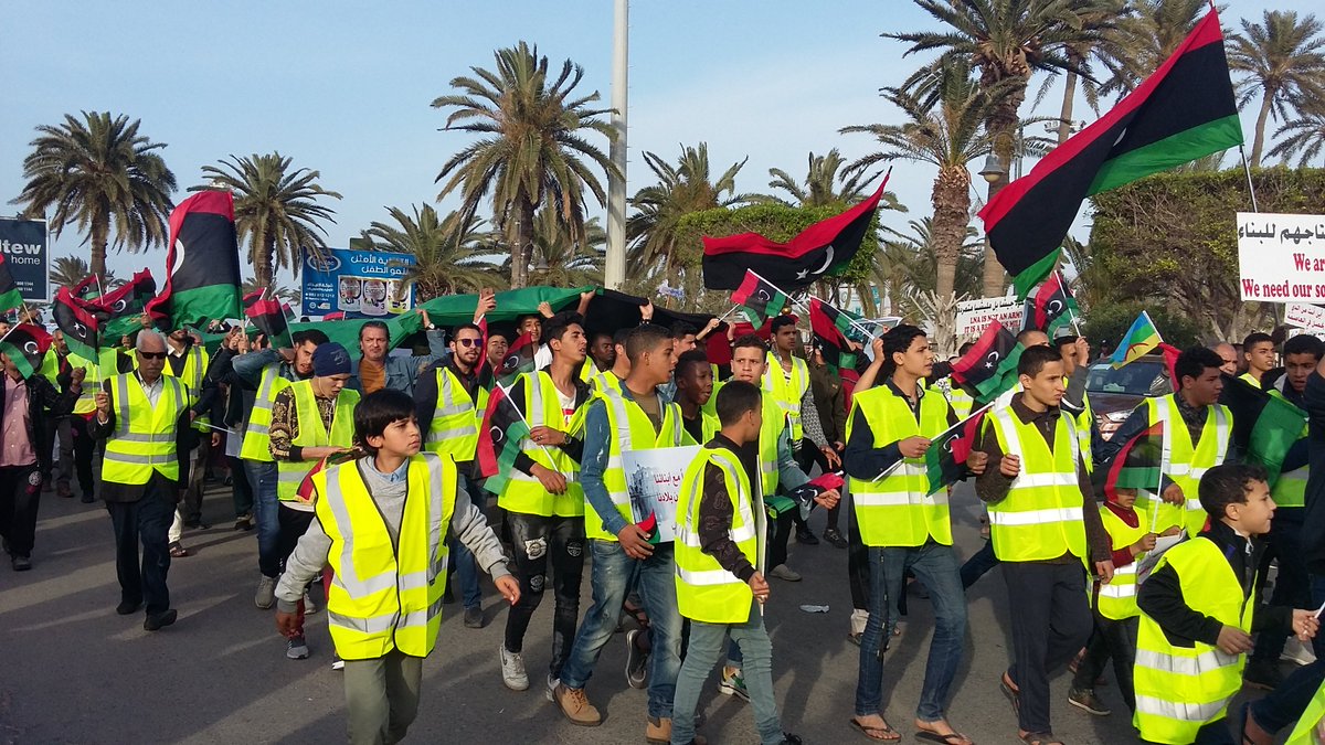 Libya. Yellow coats today in Tripoli against French support to Haftar.   
