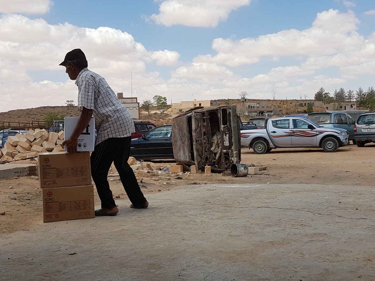 ICRC Libya: As the violence in Tripoli enters its second month, more than 60'000 people have been forced to flee their homes. The @ICRC and the @LibyaRC are providing help to vulnerable families, including:  Food. Mattresses, blankets, kitchen sets and other basic items. Cash.   