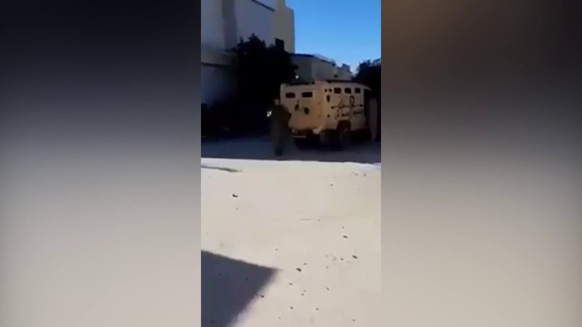 LNA takes over the Al-Zuhur neighborhood in Salah Al-Din district in Tripoli