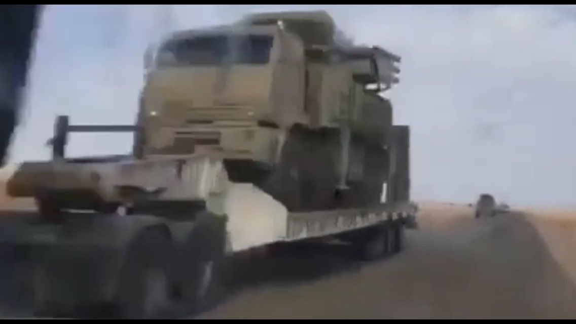 Screenshots of that Pantsir-S1 on a KAMAZ-6560 chassis. Since that variant of the Pantsir isn't in service with UAE, seems most likely that Russian PMCs are operating their own Pantsirs. A photo emerged this week of another KAMAZ-6560 Pantsir-S1 that was destroyed.