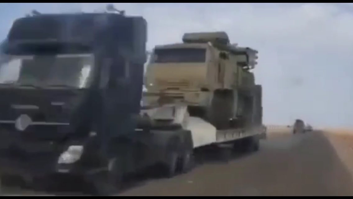 Screenshots of that Pantsir-S1 on a KAMAZ-6560 chassis. Since that variant of the Pantsir isn't in service with UAE, seems most likely that Russian PMCs are operating their own Pantsirs. A photo emerged this week of another KAMAZ-6560 Pantsir-S1 that was destroyed.