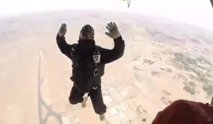 Libya- photos of LNA paratrooper training (likely jumping out of Mi-8/17 helicopter) over Tamanhint Airbase