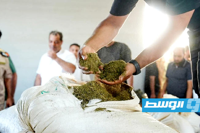 Counterterrorism Division: 5 tons of hashish seized during a raid in the Tacnis area (127 km east of Benghazi)